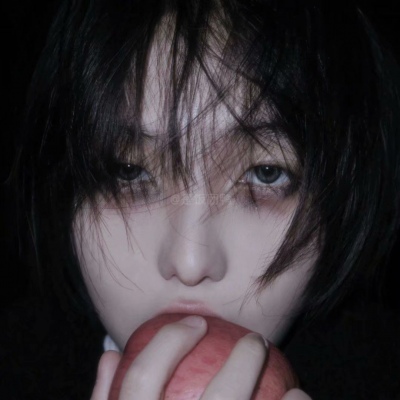 2025年最火的女生头像真人版图片