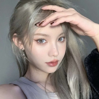 2025女生头像时尚潮流高清图片