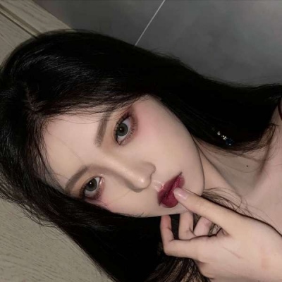 2025最火女生头像干净图片