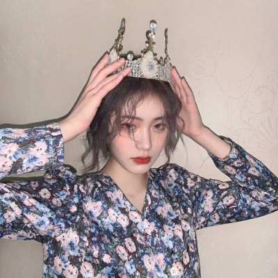 2025年女生最火露脸头像图片