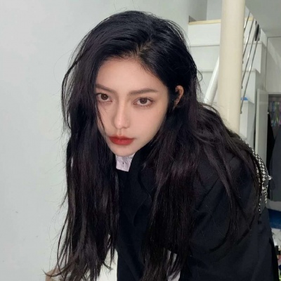 微信头像2025女生真人照片