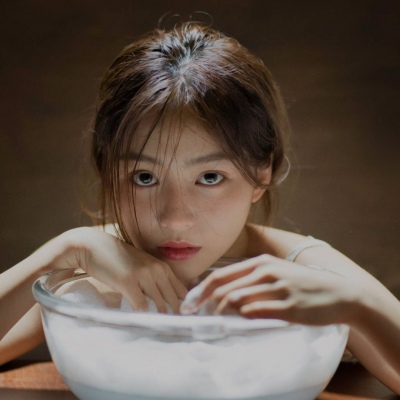2025最火真人女生头像图片