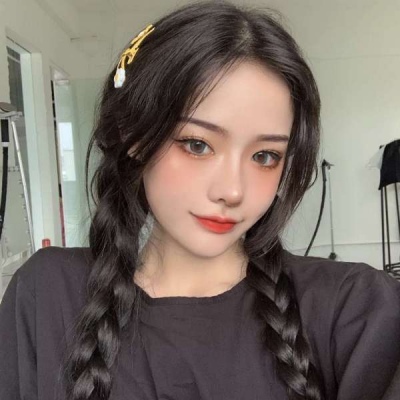 2025年女生独一无二真人微信头像