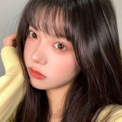 2025年女生真人微信头像