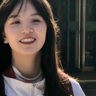 2025年必火的真人微信女生头像