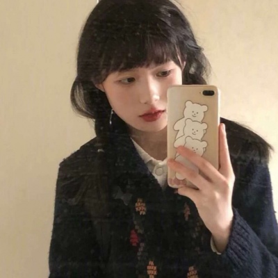2025年最新女生真人微信头像