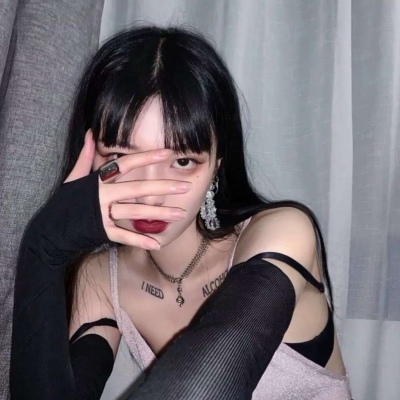 2025年最火的女生真人头像