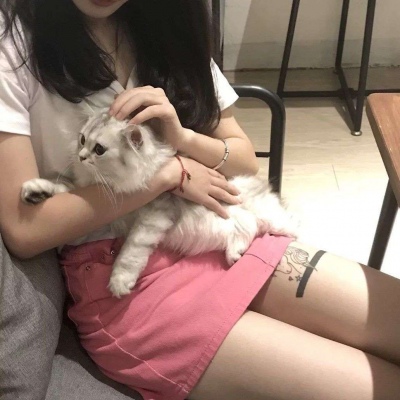 2025年最火的女生头像真人版图片