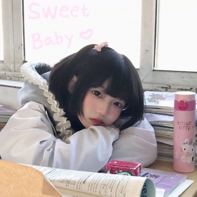 2025年最火女生高清头像图片