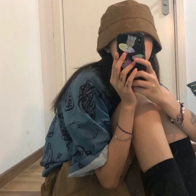 2025年女生干净的微信头像