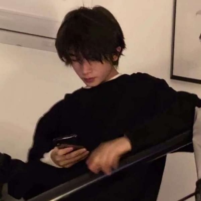 百变风格真实男生微信头像