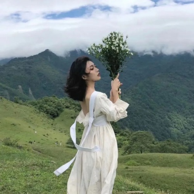 2025年女生干净的微信头像