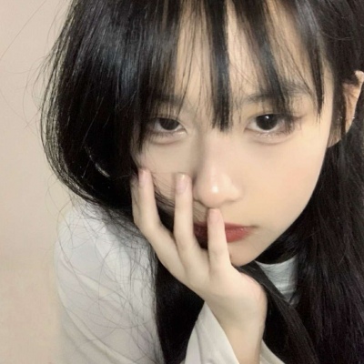 2025年最火女生真人头像