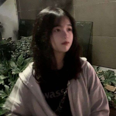 2025好看的流行照片女生头像图片