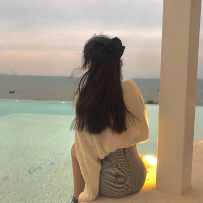 女生个性背影微信头像