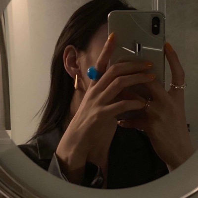 2025年最火的女生头像真人版图片