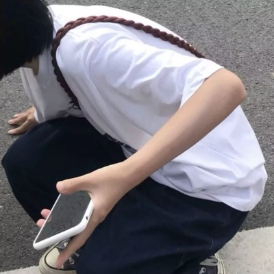 2025年最火的女生头像真人版图片