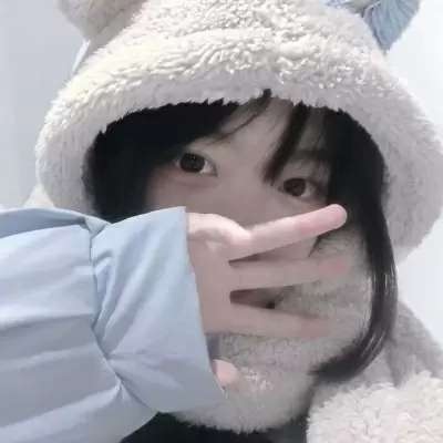 2025年女生独一无二真人微信头像