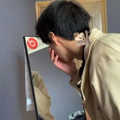 2025年流行的男生QQ头像图片