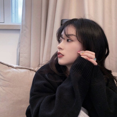 2025年女生干净的微信头像