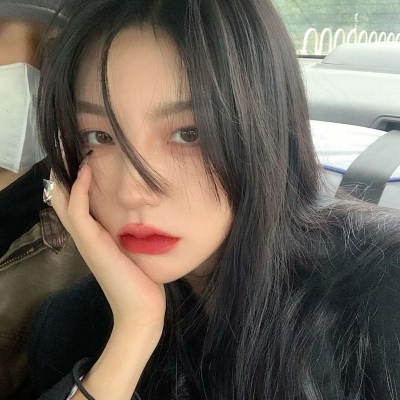 2025年女生最火露脸头像图片