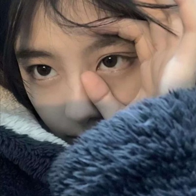 干净的女生头像2025