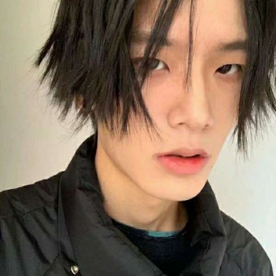 2025男生网图头像