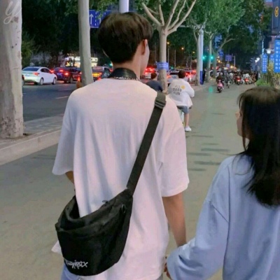 2025优质情侣头像真人版两张图片