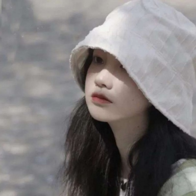 2025女生真人微信头像