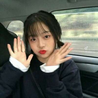 2025年真人女生头像流行高清图片