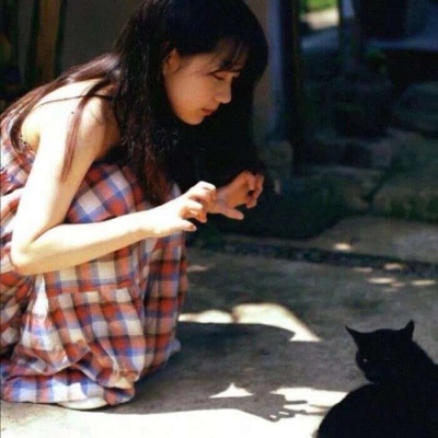 2025年个性真人女生微信头像