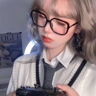 2025年适合女生用的头像图片