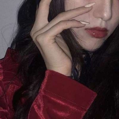 红色系真人高清女生微信头像