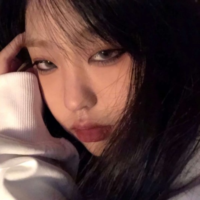 2025丧系女头