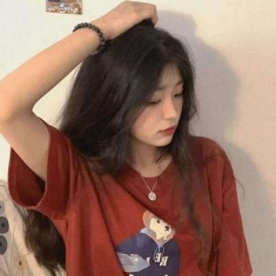红色系真人高清女生微信头像