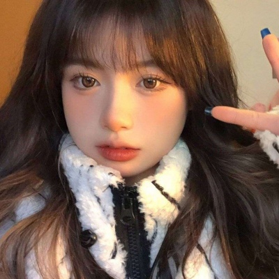 2025年图片大全好看头像女