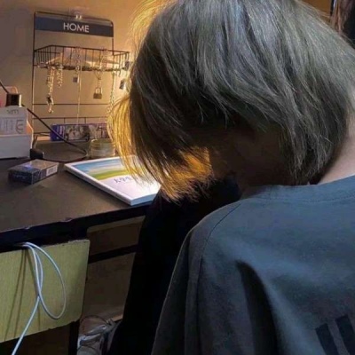 2025流行头像男