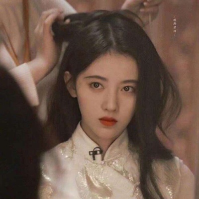 2025年适合女生用的头像图片