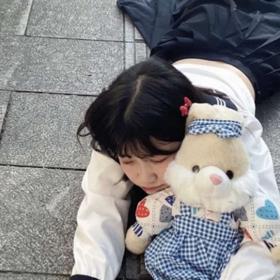 2025热门女生头像图片