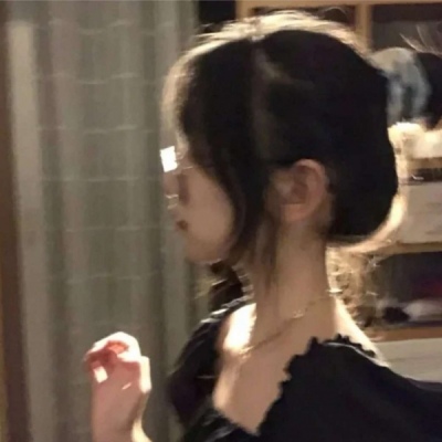 个性超火微信女生真人头像