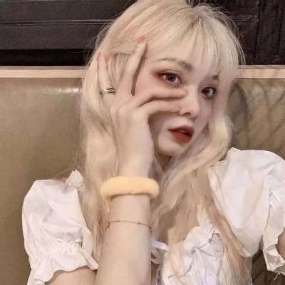 2025年适合女生用的头像图片