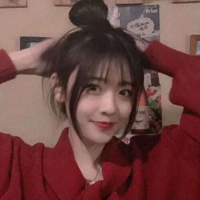 红色系真人高清女生微信头像