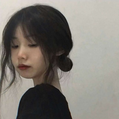 2025年头像伤感女