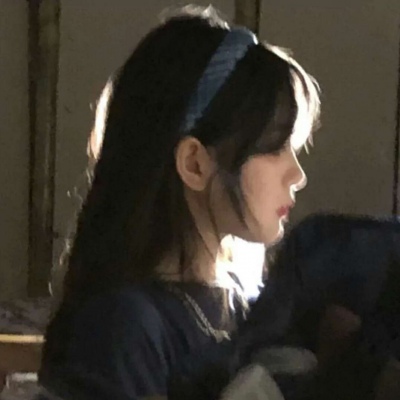 2025年头像伤感女