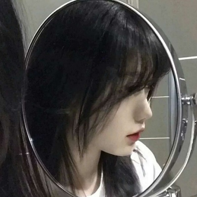 2025年头像伤感女