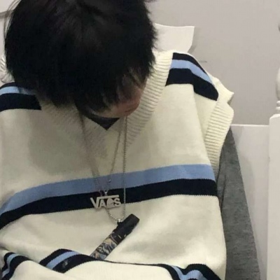 2025男生头像不露脸超酷图片