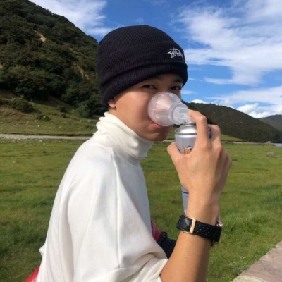 2025男生最火头像