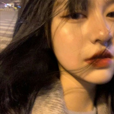 2025年头像伤感女