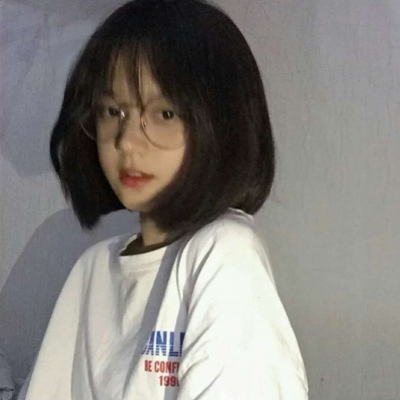 2025年头像伤感女