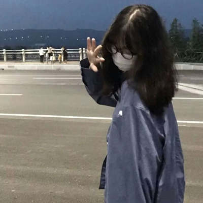 2025年头像伤感女